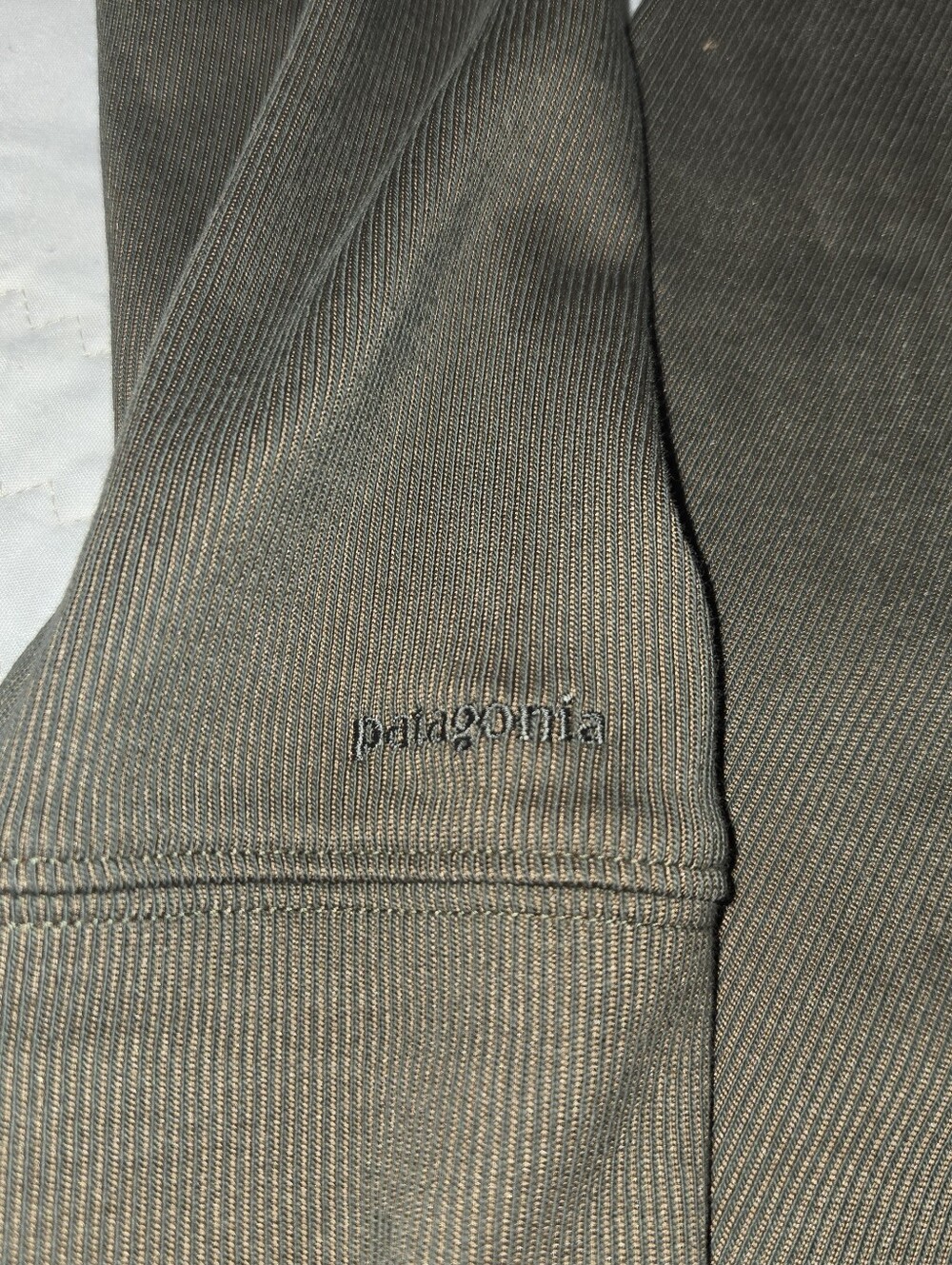 Patagonia Women's  Olive Hooded Zip Jacket - Picture 8 of 8